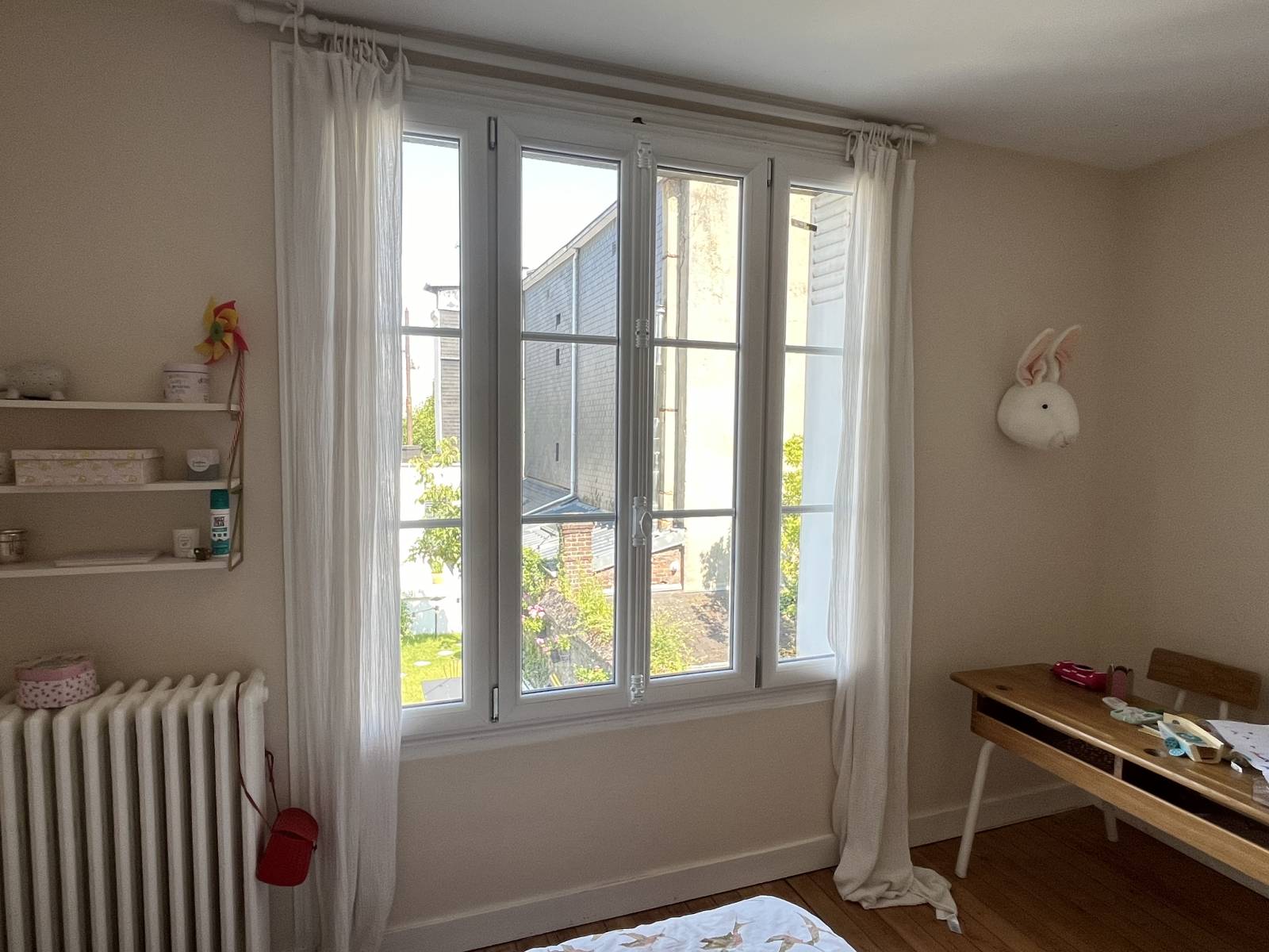 Remplacement de fenêtres PVC avec crémone à l’ancienne pour une maison de maître à Sainte-Adresse