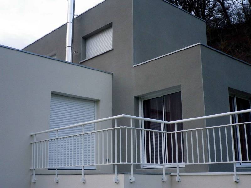 Où trouver un menuisier pour la vente et la pose de volets proche de Honfleur 14 ?